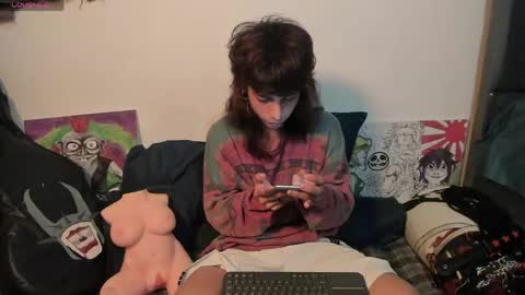Snapshot of god_dereck chatting on May 12, 9:17 am god_dereck online show from May 12, 9:17 am
