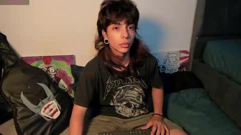 Snapshot of god_dereck chatting on May 27, 2:08 am god_dereck online show from May 27, 2:08 am