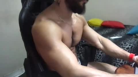 god hunkules online show from February 2, 6:20 pm