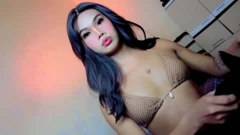 Snapshot of goddes_kella chatting on July 26, 6:43 am goddes_kella online show from July 26, 6:43 am