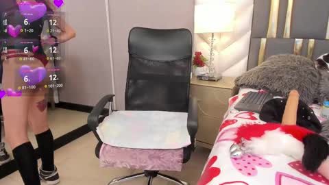 Snapshot of goddess__lilith_ chatting on February 21, 3:23 am Lilith online show from February 21, 3:23 am