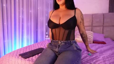 goddess_eli77 online show from May 13, 3:04 am