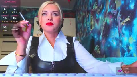 Snapshot of goddess_isabella11 chatting on October 4, 4:10 am Mrs. Isabella online show from October 4, 4:10 am