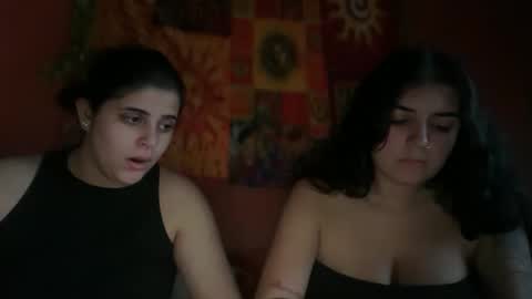 Snapshot of goddess_madii chatting on December 4, 7:06 am Madii online show from December 4, 7:06 am