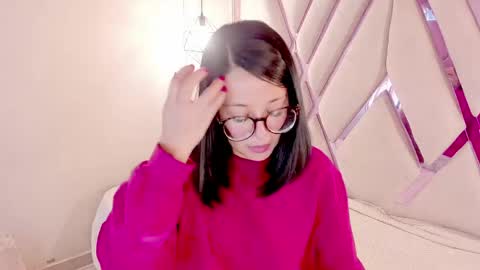 M A R T I N A  online show from May 20, 12:44 pm