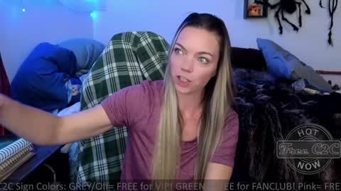 Snapshot of goddess_of_mars chatting on December 12, 7:15 pm Patricia Mars Goddess of Mars twitter thegoddessmindy online show from December 12, 7:15 pm
