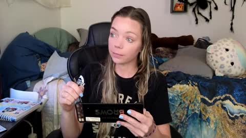 Snapshot of goddess_of_mars chatting on January 23, 3:22 pm Patricia Mars Goddess of Mars twitter thegoddessmindy online show from January 23, 3:22 pm