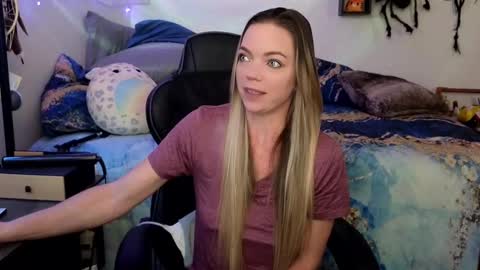 Snapshot of goddess_of_mars chatting on February 25, 3:16 pm Patricia Mars Goddess of Mars twitter thegoddessmindy online show from February 25, 3:16 pm