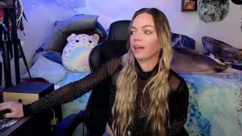 Snapshot of goddess_of_mars chatting on March 4, 6:39 pm Patricia Mars Goddess of Mars twitter thegoddessmindy online show from March 4, 6:39 pm