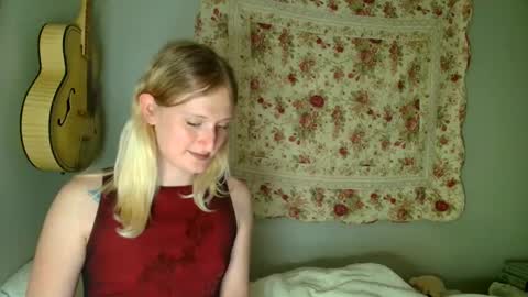 goddessalison online show from June 7, 1:43 am