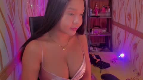 Snapshot of goddessbarbiecum4u chatting on December 31, 4:49 am Barbie Brown online show from December 31, 4:49 am