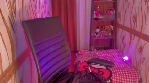 Snapshot of goddessbarbiecum4u chatting on January 21, 7:47 am Barbie Brown online show from January 21, 7:47 am