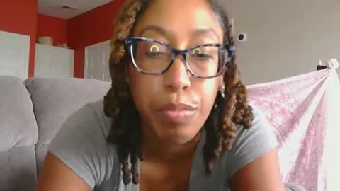 Snapshot of goddessbrin chatting on October 7, 9:34 pm The Melanin Couple online show from October 7, 9:34 pm