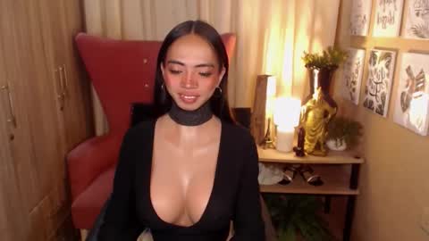 Snapshot of goddessdeia chatting on October 8, 7:39 am Deia online show from October 8, 7:39 am