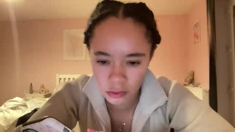 Snapshot of goddesselxo chatting on April 6, 9:27 pm Goddess L online show from April 6, 9:27 pm