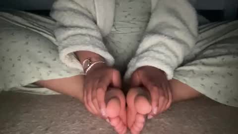 Snapshot of goddesselxo chatting on April 26, 7:22 pm Goddess L online show from April 26, 7:22 pm