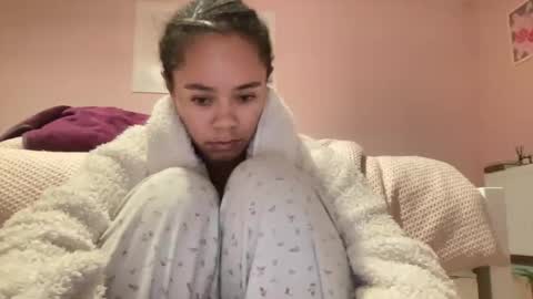 Snapshot of goddesselxo chatting on May 13, 9:22 pm Goddess L online show from May 13, 9:22 pm