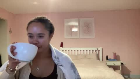 Snapshot of goddesselxo chatting on May 15, 7:54 pm Goddess L online show from May 15, 7:54 pm