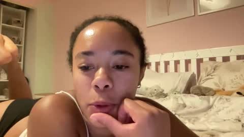 Goddess L online show from June 6, 1:00 am