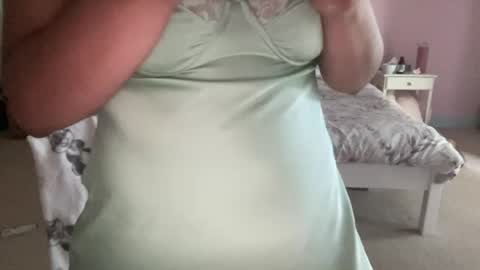 Goddess L online show from June 19, 8:07 am