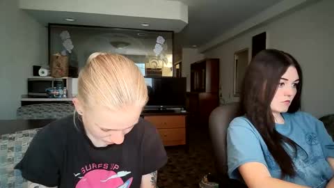 feyaa22 online show from September 24, 5:05 pm