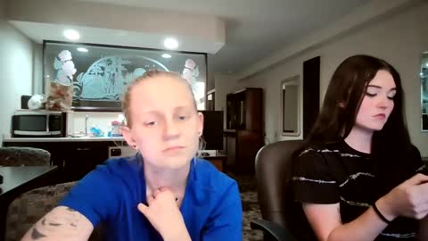 feyaa22 online show from September 27, 4:50 am