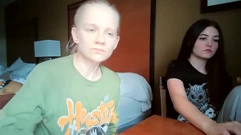 feyaa22 online show from October 3, 4:26 pm