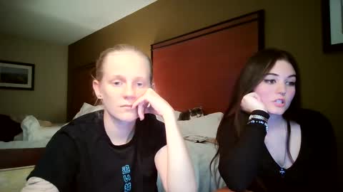 feyaa22 online show from October 4, 4:32 am