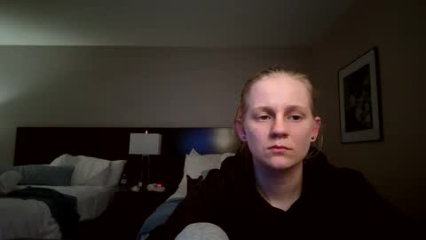 feyaa22 online show from February 12, 4:40 am