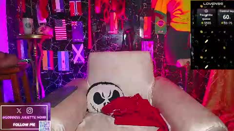 Snapshot of goddessjuliettenoiir chatting on July 1, 11:23 am Goddes Juliette Noiir online show from July 1, 11:23 am