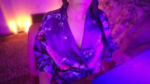 Goddess Mae  NYC online show from November 26, 2:34 am