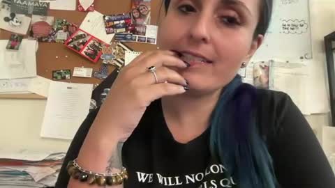 Snapshot of goddessmedusa21 chatting on October 24, 3:19 pm goddessmedusa21 online show from October 24, 3:19 pm