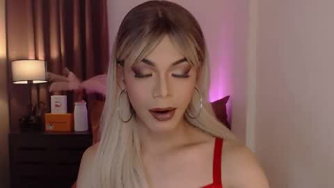 Michaella online show from December 22, 2:38 pm