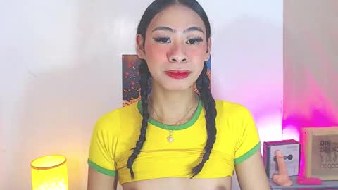 Kyla and Nian online show from November 17, 7:58 am