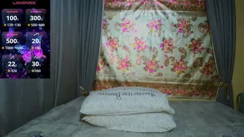 Layla Salvardor online show from October 14, 9:10 am