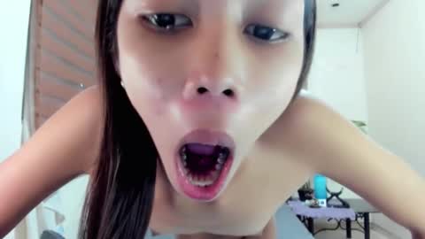 Snapshot of goddessoflostxx chatting on March 27, 5:24 am JENNIFER online show from March 27, 5:24 am