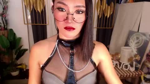 quinnie online show from February 5, 1:58 am