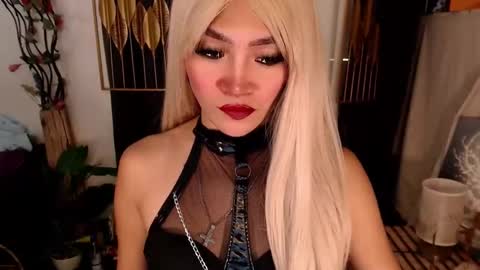 quinnie online show from March 2, 1:47 am