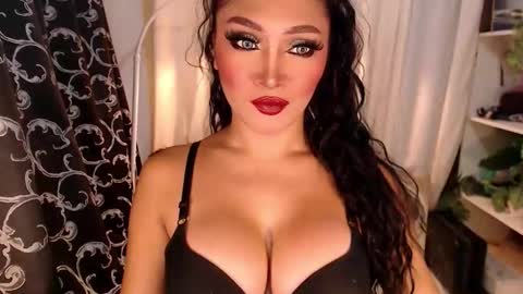 quinnie online show from October 13, 12:21 am