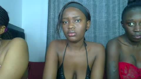 Snapshot of godess_lunah chatting on June 22, 5:15 am godess_lunah online show from June 22, 5:15 am