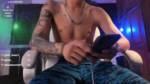 Snapshot of godly_huan chatting on February 13, 2:31 pm HUAN online show from February 13, 2:31 pm