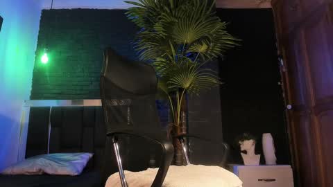 Snapshot of godly_huan chatting on February 27, 5:02 am HUAN online show from February 27, 5:02 am