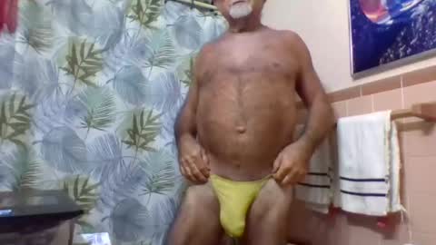 Snapshot of gojo885 chatting on March 20, 2:27 am gojo885 online show from March 20, 2:27 am