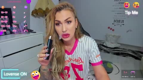 Nicole.. online show from March 29, 12:43 am