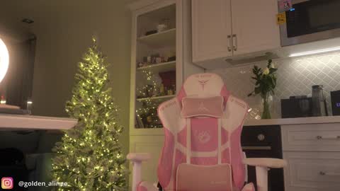 Aline meow   online show from January 9, 8:33 pm