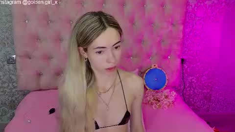 Snapshot of golden_girl__ chatting on June 20, 1:52 am golden girl online show from June 20, 1:52 am