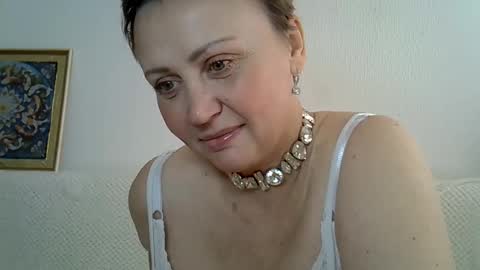 Snapshot of golden_kessie chatting on April 20, 7:44 am golden_kessie online show from April 20, 7:44 am