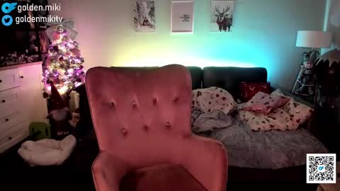 Snapshot of golden_miki chatting on December 23, 2:13 am Shy in the streets but a freak in the sheets online show from December 23, 2:13 am
