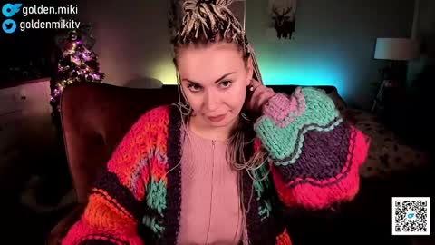 Snapshot of golden_miki chatting on December 24, 6:33 am Shy in the streets but a freak in the sheets online show from December 24, 6:33 am