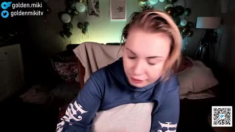 Snapshot of golden_miki chatting on January 13, 6:16 am Shy in the streets but a freak in the sheets online show from January 13, 6:16 am